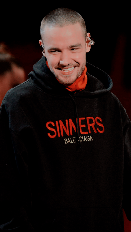 ot5stuffs:liam payne lockscreensreblog if you save.