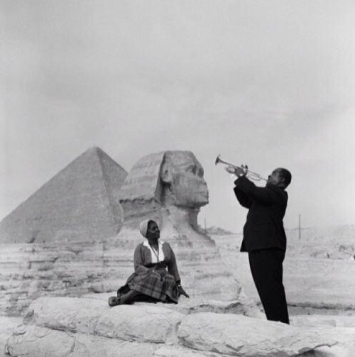 history-inpictures:   Louis Armstrong plays adult photos