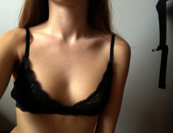 eau-de-youth:  have this bra. 