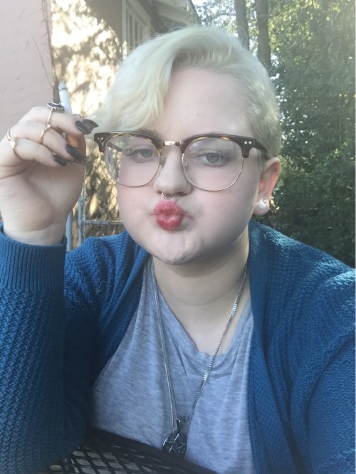 fullmetallizard:The evolution of trying to get a good selfie……it didn’t happen @bipolarselfies@clust