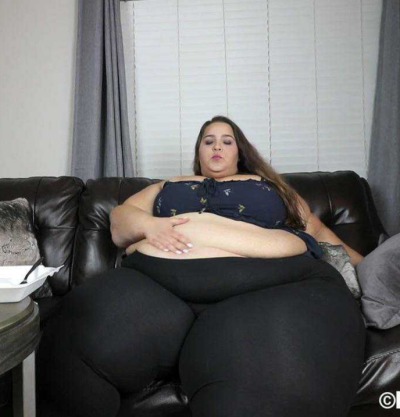 heywewantsomefatty:Boberry almost became a blob, maybe one day she will