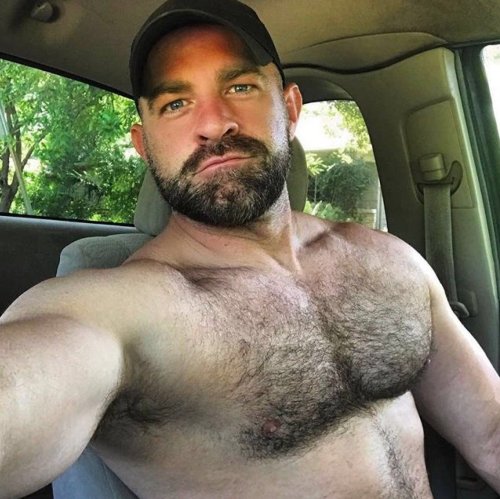 100% Hairy Men