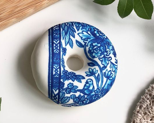 elucubrare:by petrichoro on instagramreading Anne Cheng’s Ornamentalism and looking at these doughnu