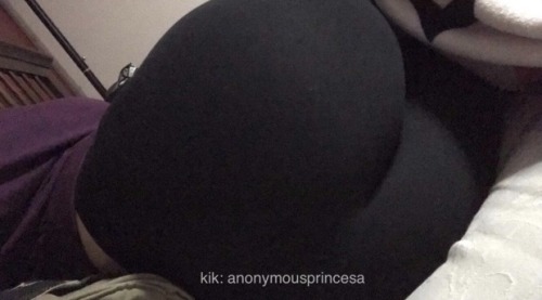 anonprincesa: small waist, thick ass.  message me for prices✨ That&rsquo;s love