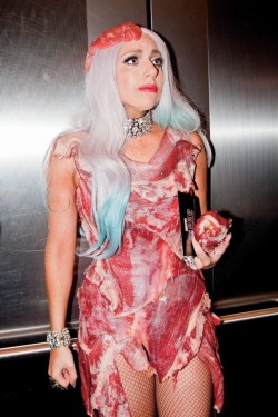 weadoregaga:  Lady Gaga after winning a VMA in 2010.