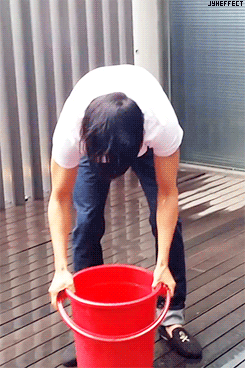 jaggedbiorhythm:  Yonghwa joins the Ice Bucket Challenge (tagged by YDG!)  