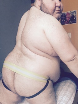 sumoboy69:  fatants:  ionbearsource:  Outtakes from the last booty pics I took (my dog saw me being a hoe)  Nice cheeks!  Damn your one sexy man. 