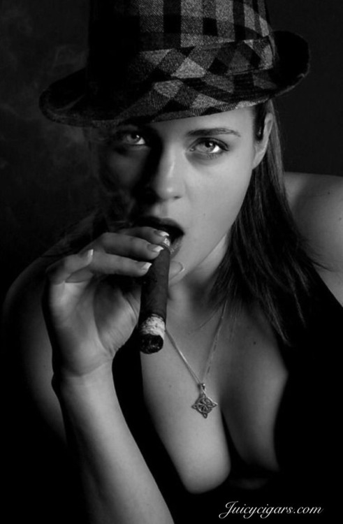 juicycigars: Sweet wonderful cigars sexy❤️