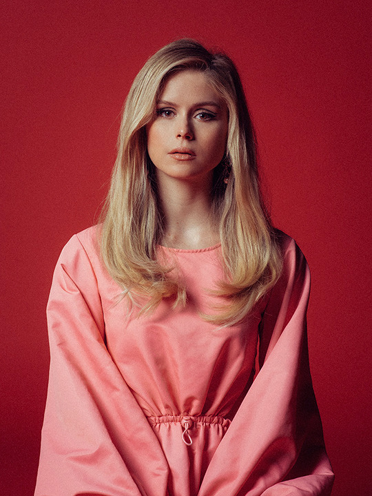 flawlessbeautyqueens:  Erin Moriarty photographed by Sela Shiloni for Grumpy Magazine