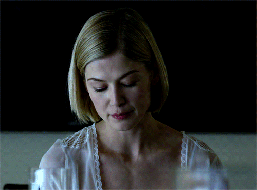 fyeahmovies:Rosamund Pike as Amy Dunne inGONE