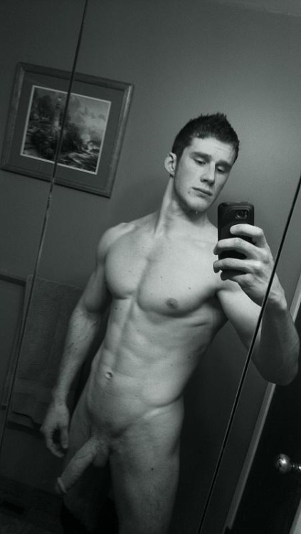 jockswiththickcocks:  ACTIVE gay porn blog, 18+ ——>!! jockswiththickcocks !!<——