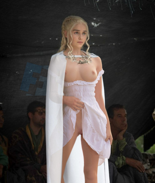 Sex Emilia Clarke (insert GoT joke here) pictures