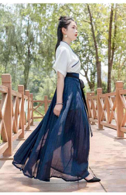 Traditional Chinese hanfu for summer time by 重回汉唐