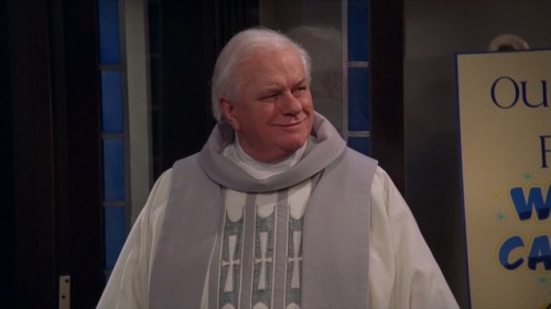  Everybody Loves Raymond (TV Series) - ’Prodigal Son’ S4/E14 (2000)  Charles Durning as Father Huble