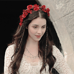 ladyofvalyria:reign meme — my favorite dresses [9/∞]► Mary Queen of Scots - snakes in the garden