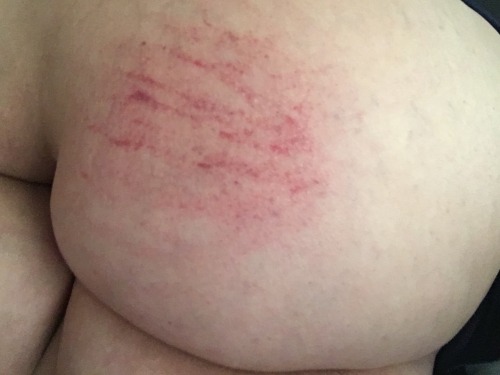 breesbee:  Consequences of being a little shit to Daddy. Gotta be good or next time he’s gonna use t