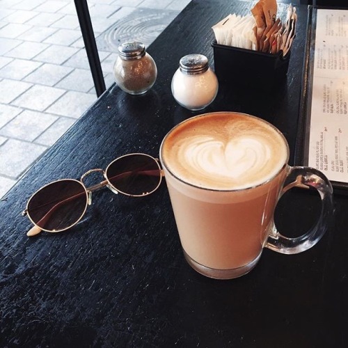 mercifuhl:  simplichity:  q’d  //