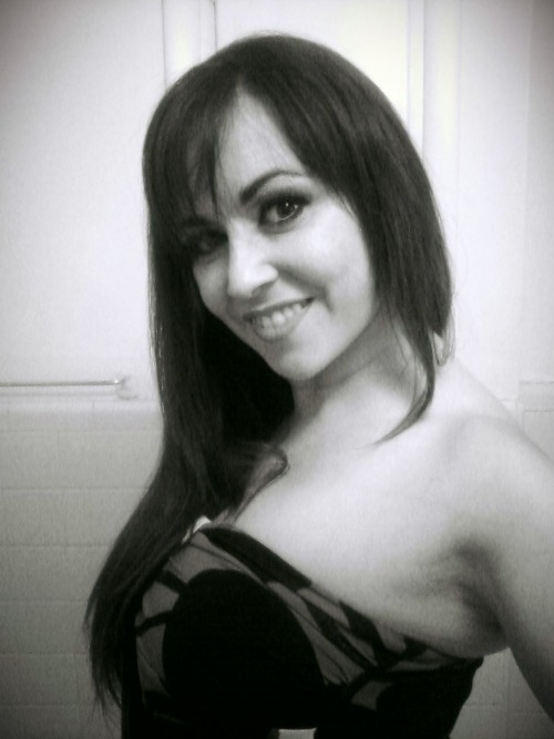 that-deployed-guy: mymarinemindpart2: Busty Army gal I need to be station with her