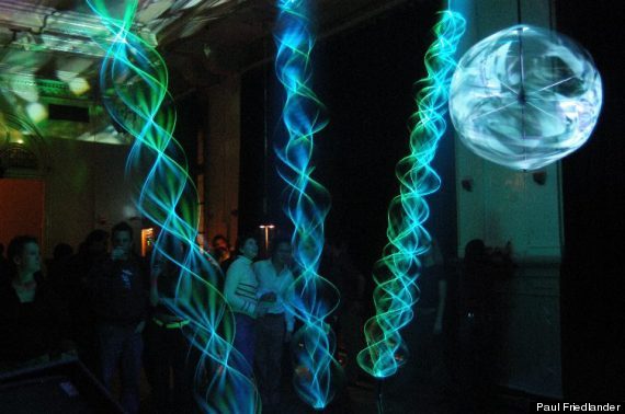 sixpenceee:  Incredible kinetic light sculptures from scientific artist Paul Friedlander