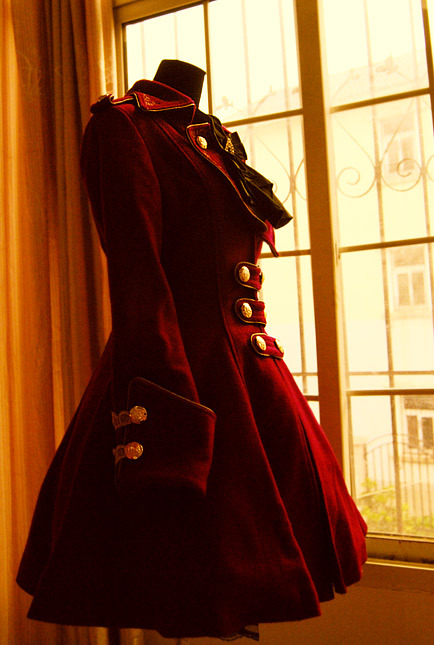 novas-grimoire:  seraphica:  Infanta - Coats  I want the red one. Though I’d be