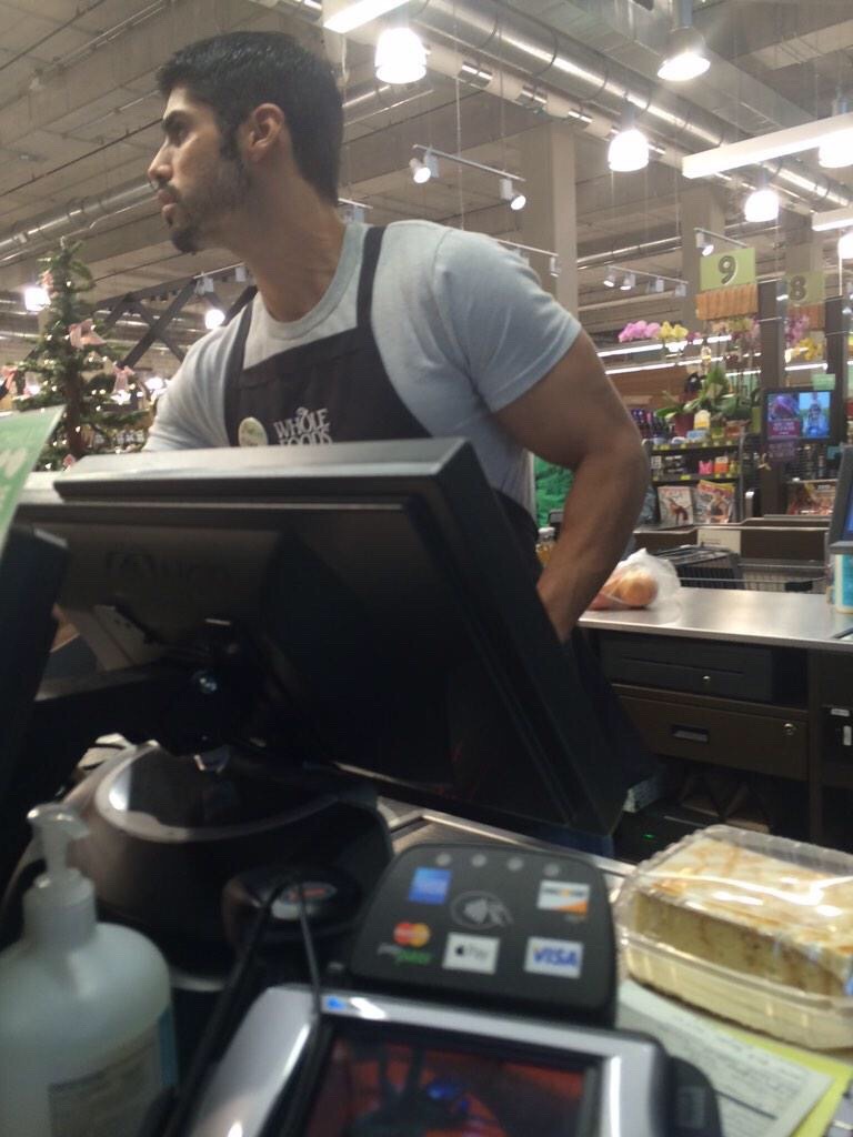 sodomymcscurvylegs:  americanhomo: #OscarFromWholeFoods  Ya’ll need to cease and