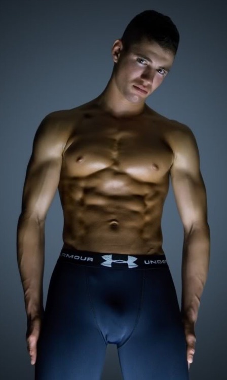 joshreed439:  This is a special post I dedicate to my special friend and fellow faggot underarmourfan. He serves one hell of an Alpha male god, who changed his life forever. So here are a bunch of Alphas in Under Armour, babe. I reserved the big center