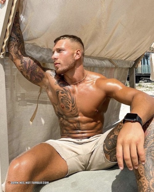 DAMN HE’S HOT!Follow for multiple daily pics of nothing but hot men: Twitter: https://twitte