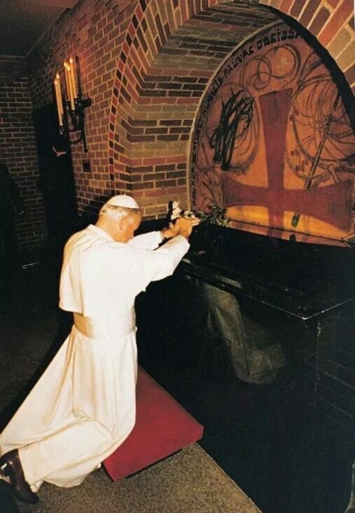 Pope John Paul II at the Tomb of St. Andre Besset, founder St. Joseph’s Oratory in Montreal