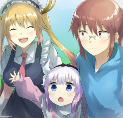 animefemme:  One happy family [Kobayashi-san Chi no Maid Dragon]  It&rsquo;s adorable because the lolli who is only young by dragon standards tried to have sex with a girl who is young by human standards.