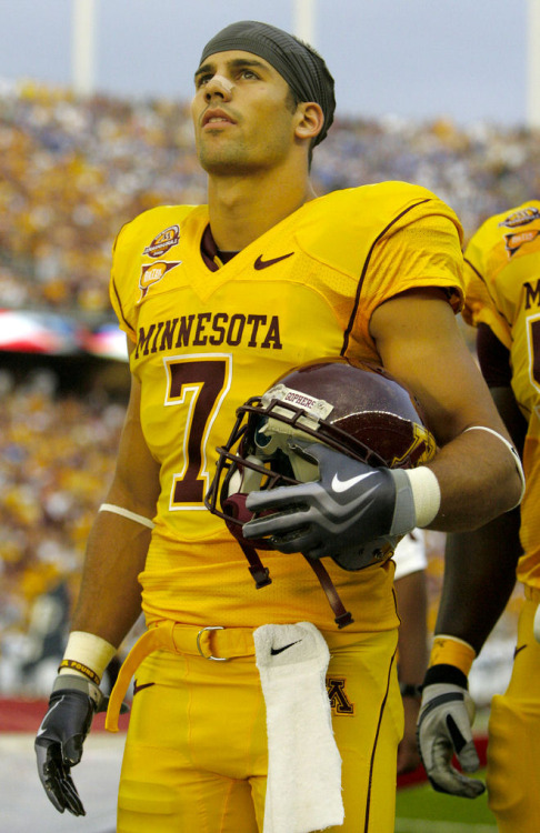 jockbrad:   Eric Decker @ Minnesota   All things sports gear … swimmers, wrestlers, football players, jockstraps, speedos and spandex!http://jockbrad.tumblr.com/