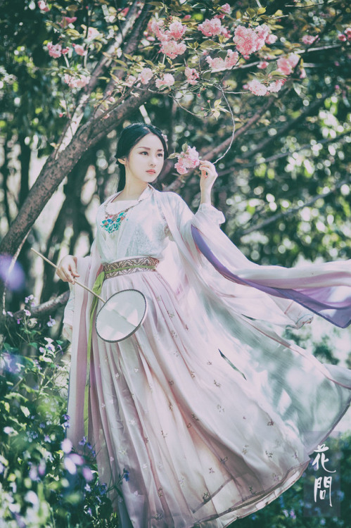 hanfu for huazhao festival (birthday of all flowers celebrated on the 12th February of lunar calenda