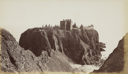 fletchingarrows: dame-de-pique:  James Valentine (1815-1880) - Dunnottar Castle, n.d. a life away