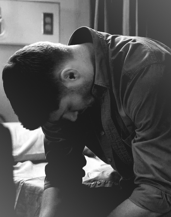 peculiar-angel:  b&amp;w cap 28/? 