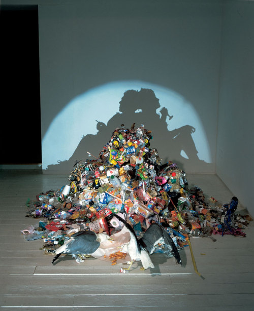 capslockapocalypse:  artmonia:  Incredible Shadow Art Created From Junk by Tim Noble & Sue Webster.  are we not gonna talk about  the nevermind 