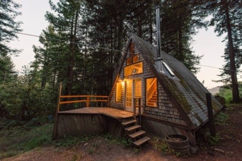dirtbag-darling:Cozy A-Frame Cabin in the Redwoods