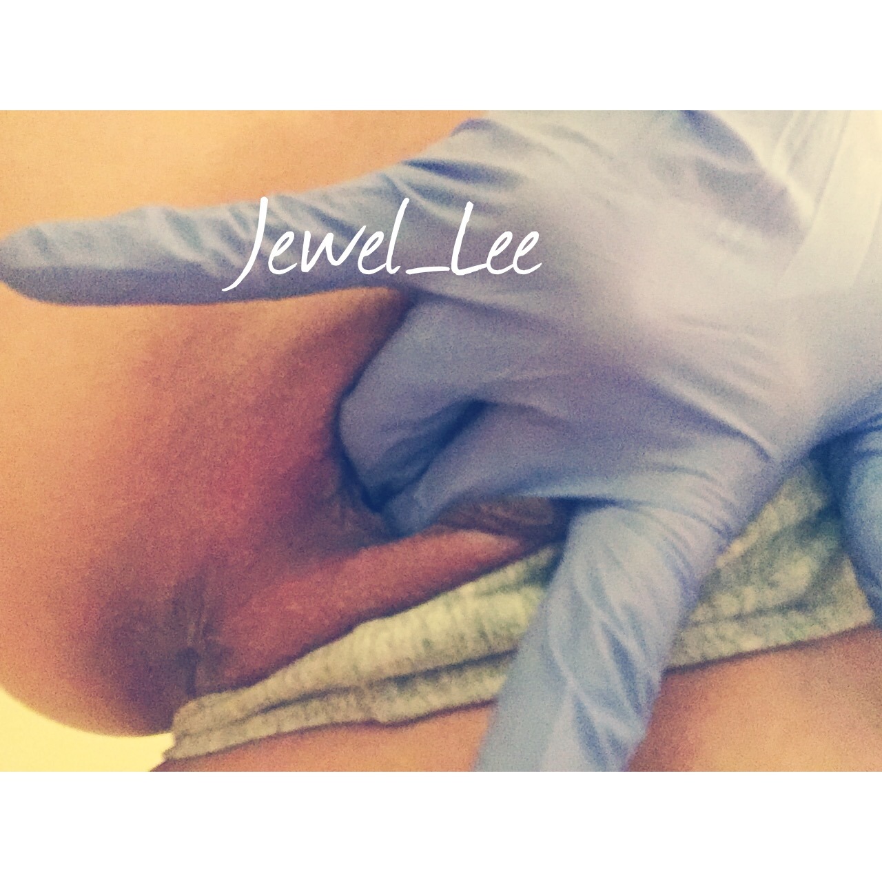 jewellee-official:  손이 5개있었음… 방금 나 사진 올리다가 환자가