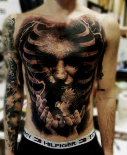 thievinggenius:  Tattoo done by Jak Connolly.