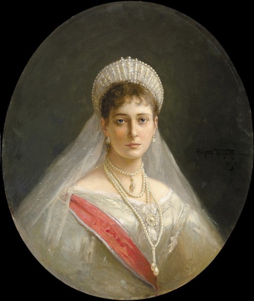 adini-nikolaevna: Empress Alexandra Feodorovna of Russia (nee Princess Alix of Hesse) by Makovsky
