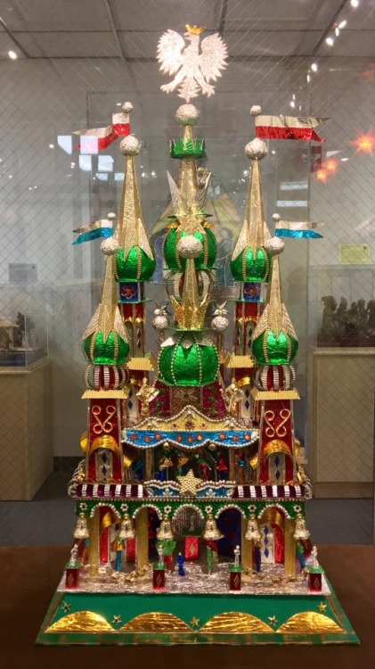 mlimri:This beautiful szopka comes from Krakow, Poland and was created by Stanislaw Jaworski. Meticu