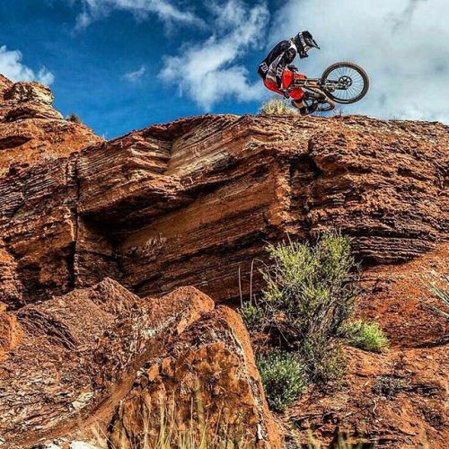 #foxmtb team rider Bret Trheeder . #mountainbikes #mountainbike #MTB #mtbtrails #mtbtrail #trails #B