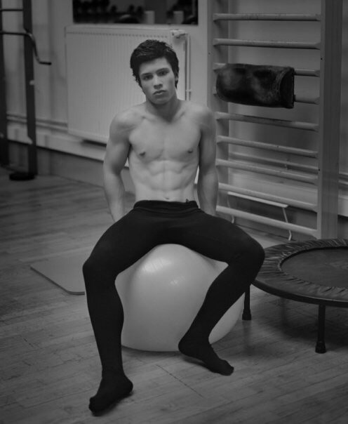 allofthelycra:  Follow me for more hot guys in lycra, spandex, and other sports gear 