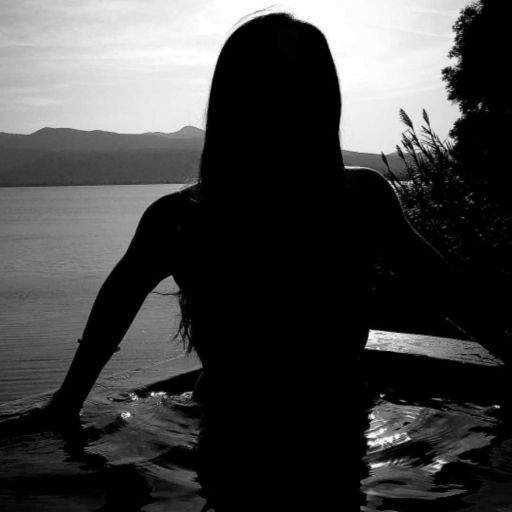 sillageee:  Ενα 2018 χωρίς απωθημένα.                               Ενα 2018 χωρίς τοξικούς ανθρώπους.             Ενα 2018 χωρίς ανούσιες ελπίδες.                 Ενα 2018 χωρίς