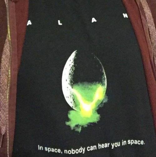 billcm: mendelpalace: “In space, nobody can hear you in space.” A       L       A       N