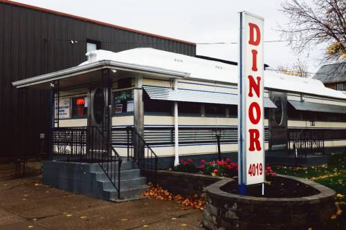 “Dinor” instead of “diner” because Erie. . . #lawrencepark #lawrenceparkdi