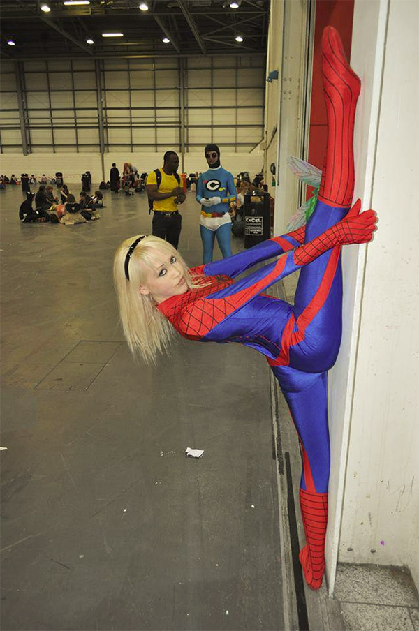 Cosplay of the day: Sexy wall split Spider-Woman
By Kerraldine Holland