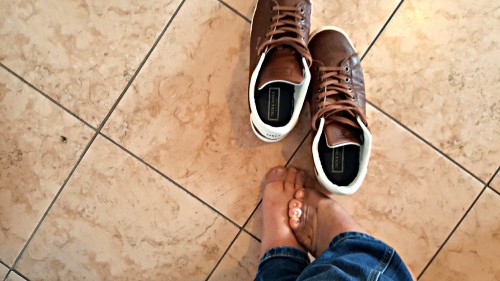 I had worn this nylons all day long in my sneakers. The shoes had fucked my sexy feet so hard that m