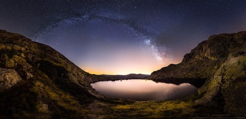 Milky way @ Laguna Peñalara, Madrid , Spain [2000x973] by Javier Martinez Moran