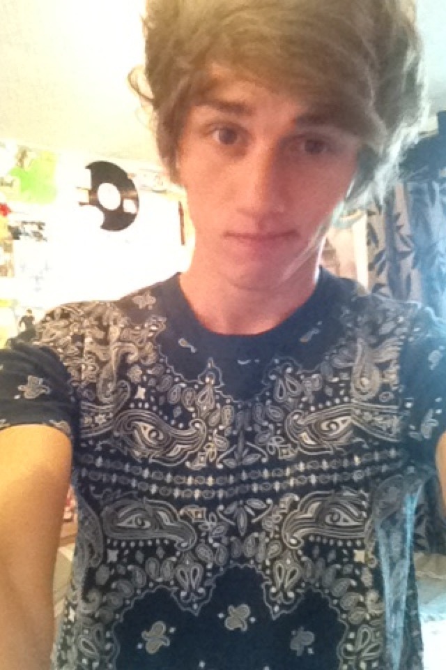 the-right-phalange:  Looove my new tshirts