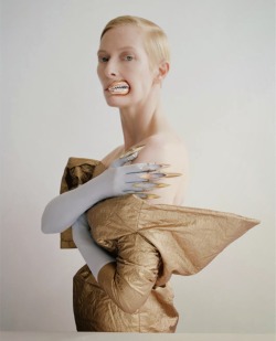 darksilenceinsuburbia:  Tilda Swinton By