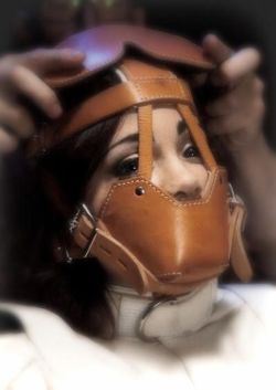 deepbouquetdream:  daydreamslaves:  Heavy restriction/restraints &lt;3    *the penis gag goes down my throat making me gag. Daddy tells me to swallow as he tightens the straps under my chin so I can’t open my mouth. He takes my face &amp; puts this